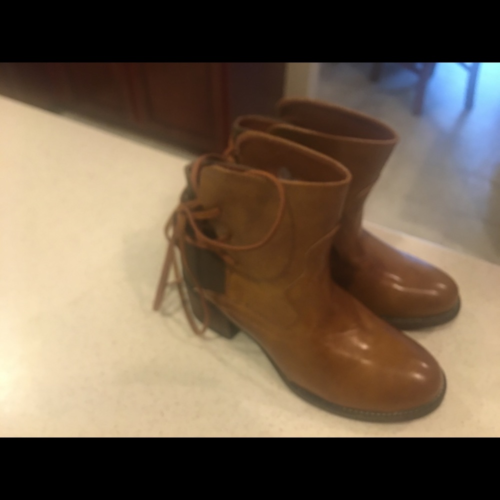 Rue 21 Girls Cowboy Ankle boots New Without Tags - Picture 2 of 3
